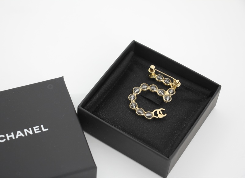 Chanel A24S 亞加力5號香檳金色透明胸針-7