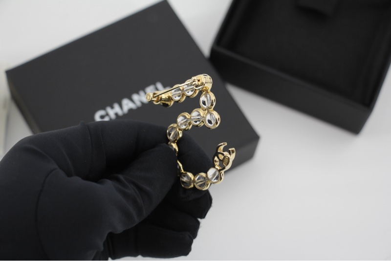 Chanel A24S 亞加力5號香檳金色透明胸針-12