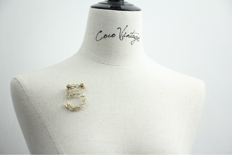 Chanel A24S 亞加力5號香檳金色透明胸針-15