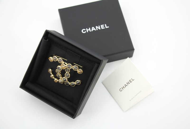 Chanel A24S 亞加力CC香檳金色透明胸針-3
