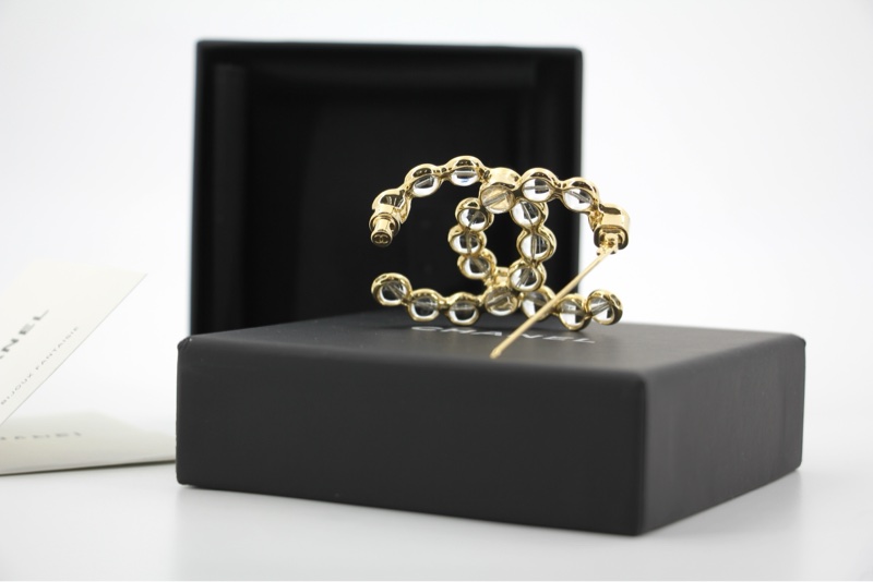 Chanel A24S 亞加力CC香檳金色透明胸針-7