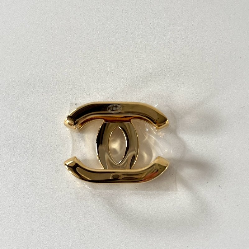 CHANEL 金色CC 絲巾扣 包扣 包掛 褲子掛件  腰帶扣 鞋子掛件 萬用配件 AAC060-7