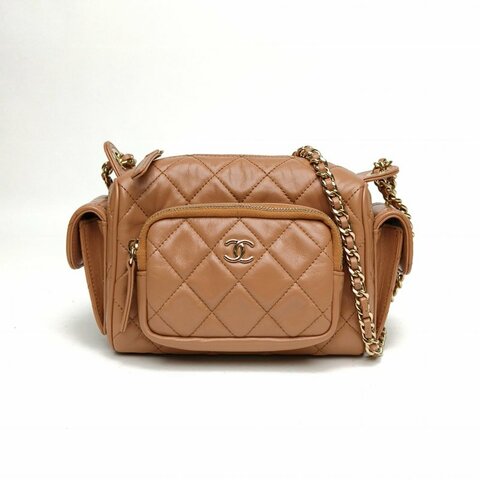 CHANEL 奶茶色羊皮晶片開金扣24K相機包小號肩背包