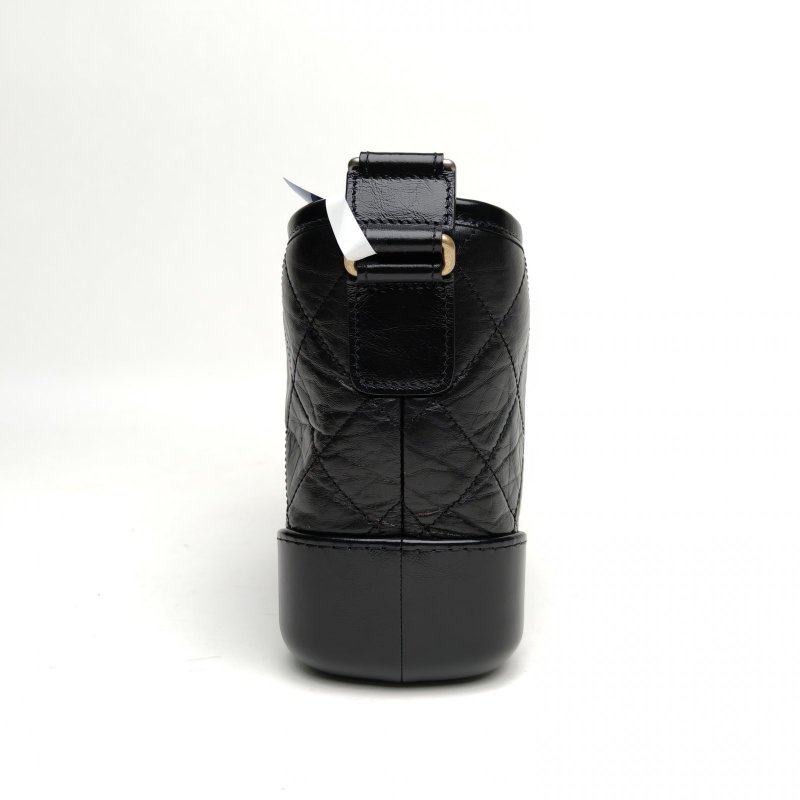 CHANEL GABRIELLE流浪小號黑色牛皮29開金銀扣寬LOGO肩背包-3