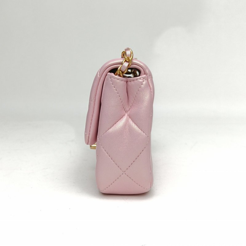 CHANEL 珠光粉羊皮晶片金扣24SCF方胖子湯圓調節扣肩背包-1