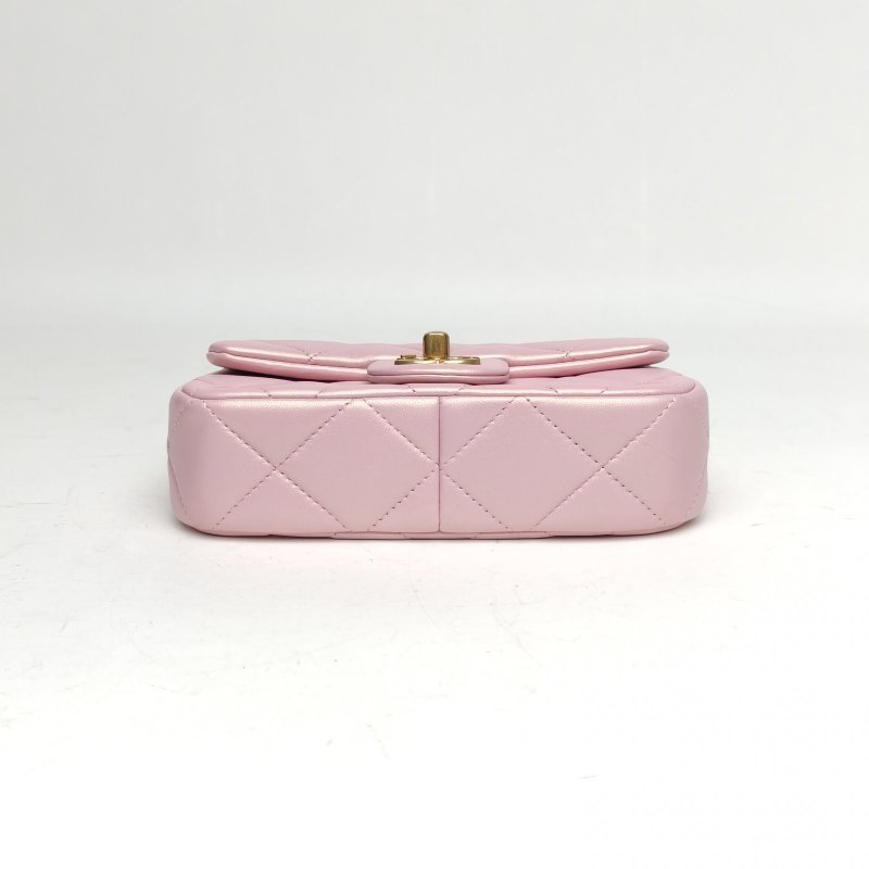 CHANEL 珠光粉羊皮晶片金扣24SCF方胖子湯圓調節扣肩背包-4