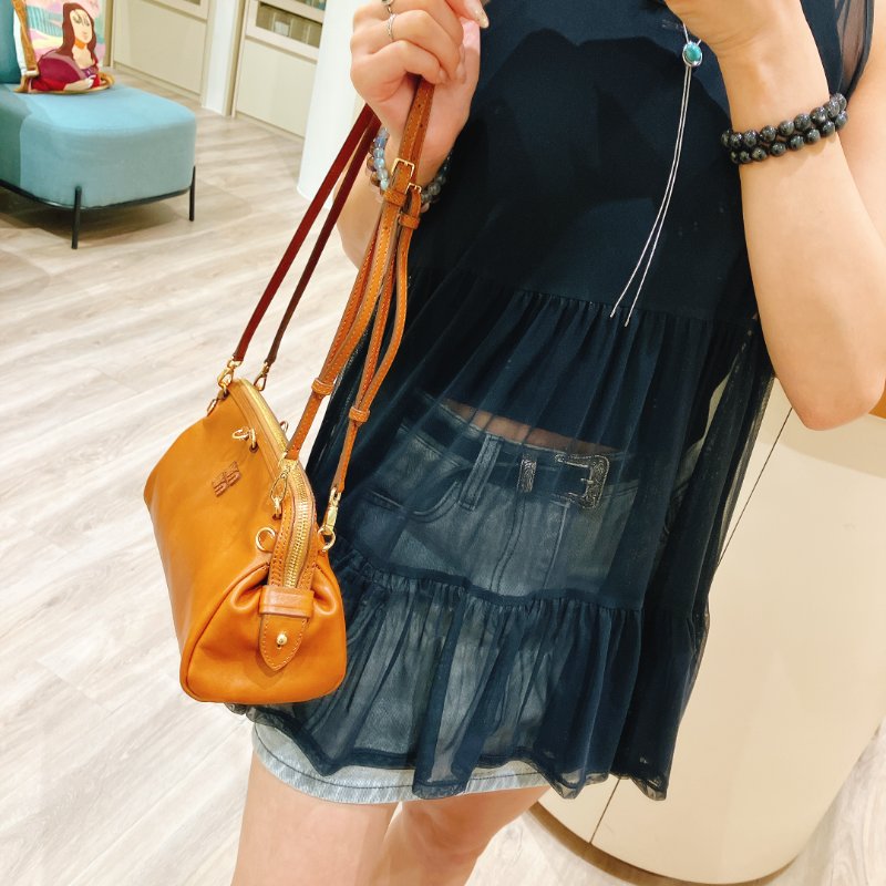 TK2034	 繆繆 單肩／背包/ 手提 Miu Miu Caprice Clutch Shoulder Bag Cognac Calfskin-1