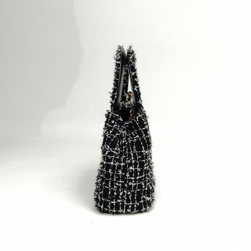 CHANEL 24AKelly鏈條黑白晶片開金扣毛呢亮片24P肩背包-1