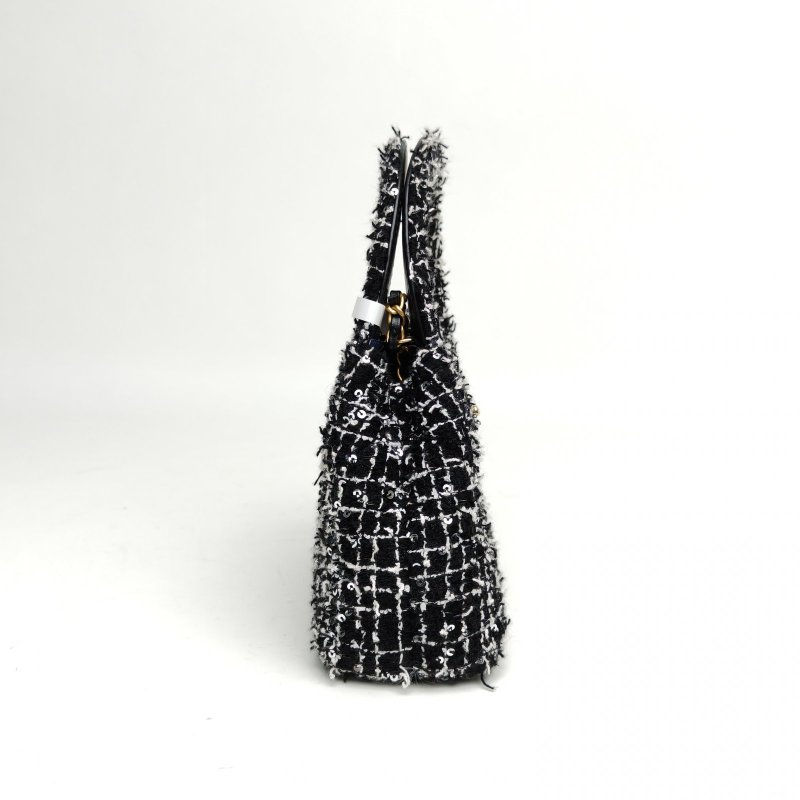 CHANEL 24AKelly鏈條黑白晶片開金扣毛呢亮片24P肩背包-3