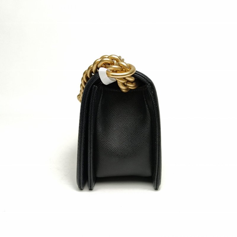 CHANEL Leboy小號20.5黑色荔枝牛皮晶片金扣菱格紋肩背包-1