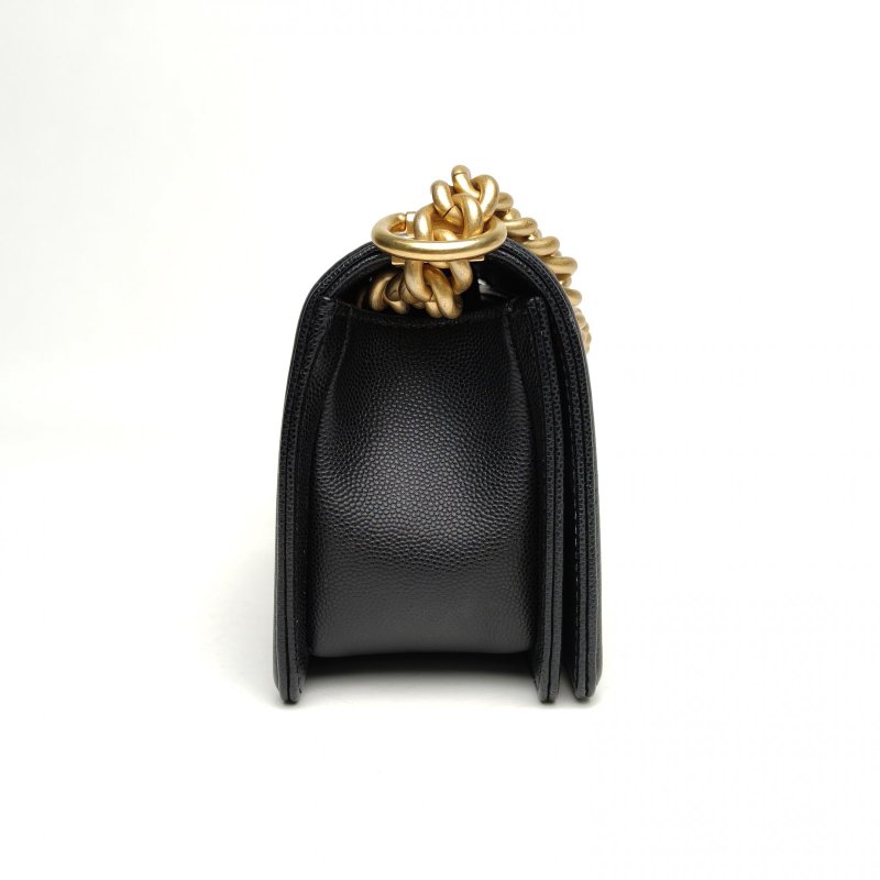 CHANEL Leboy小號20.5黑色荔枝牛皮晶片金扣菱格紋肩背包-3