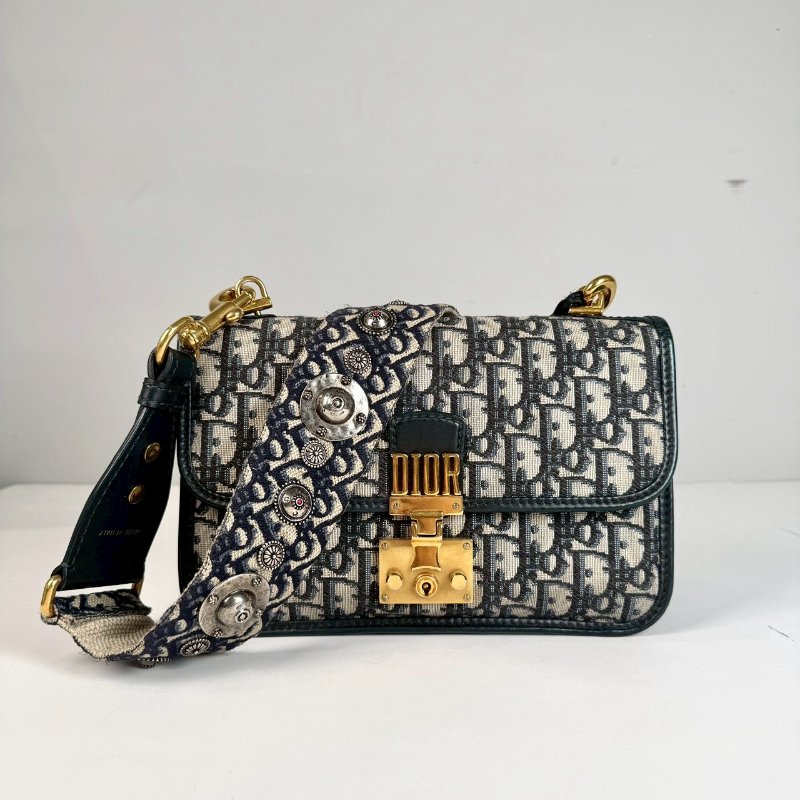 Dior Dioraddict 藍色緹花 中號 帆布 鉚釘 金屬 背帶 郵差包 肩背包 M5818CTZO-0