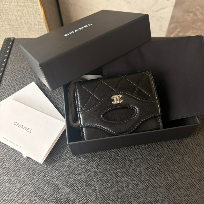 CHANEL 31系列牛皮卡包 黑色 晶片-0
