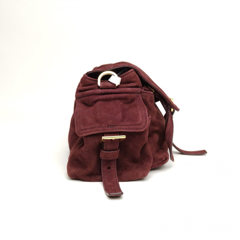 PRADA 紅棕色麂皮金扣Explore郵差包肩背包-3