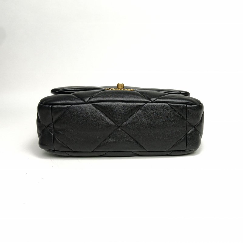 CHANEL 19BAG口蓋包小號黑色羊皮晶片金銀扣肩背包-4