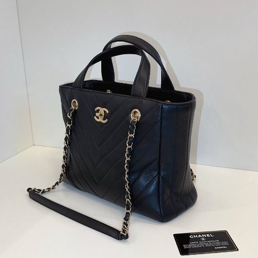 近新品 香奈兒/Chanel 黑色淡金V紋牛皮 2way 手提小托特-3