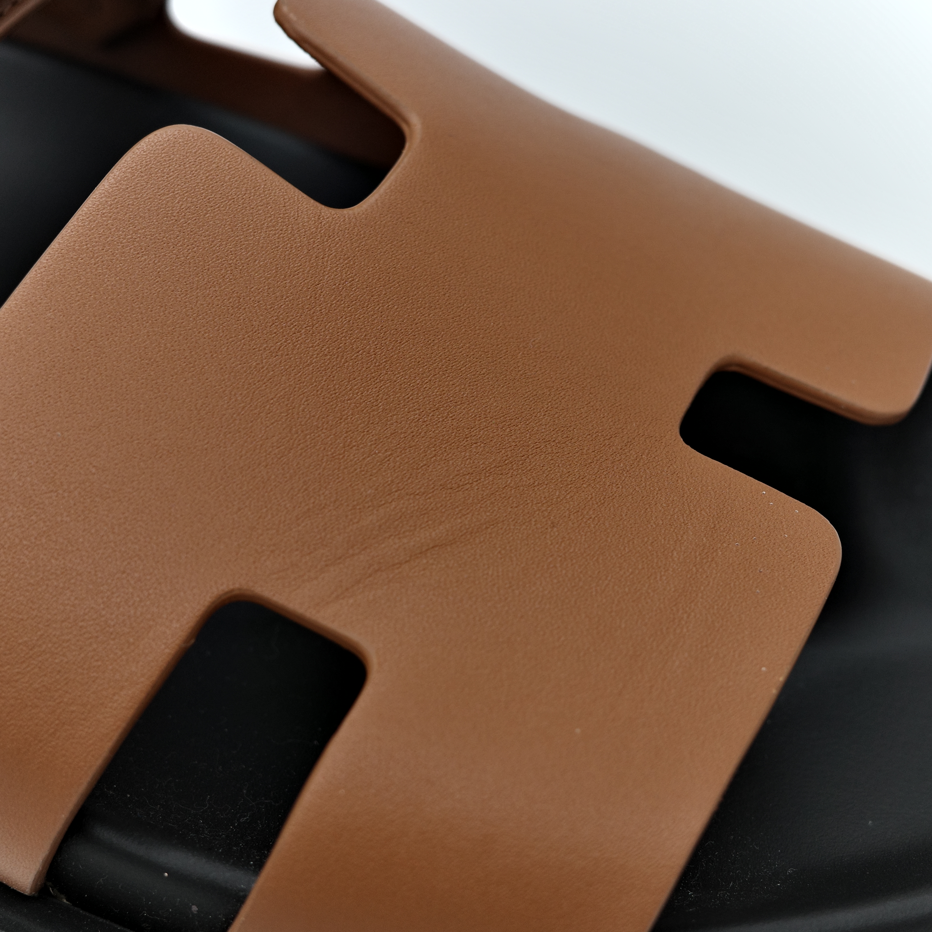 HERMES愛馬仕 Chypre sandal系列棕色 經典H LOGO小牛皮露趾涼鞋/二舅鞋-9