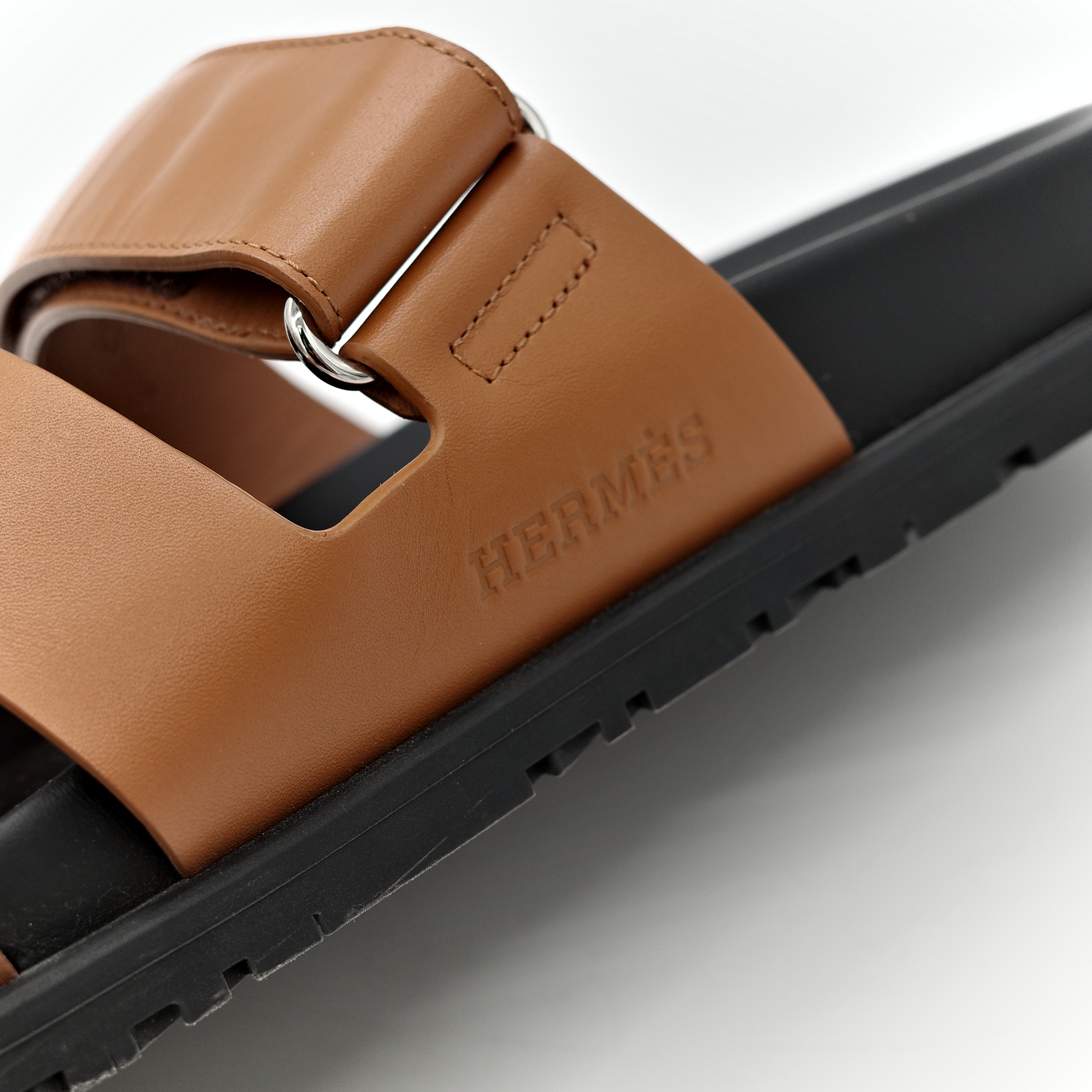 HERMES愛馬仕 Chypre sandal系列棕色 經典H LOGO小牛皮露趾涼鞋/二舅鞋-11