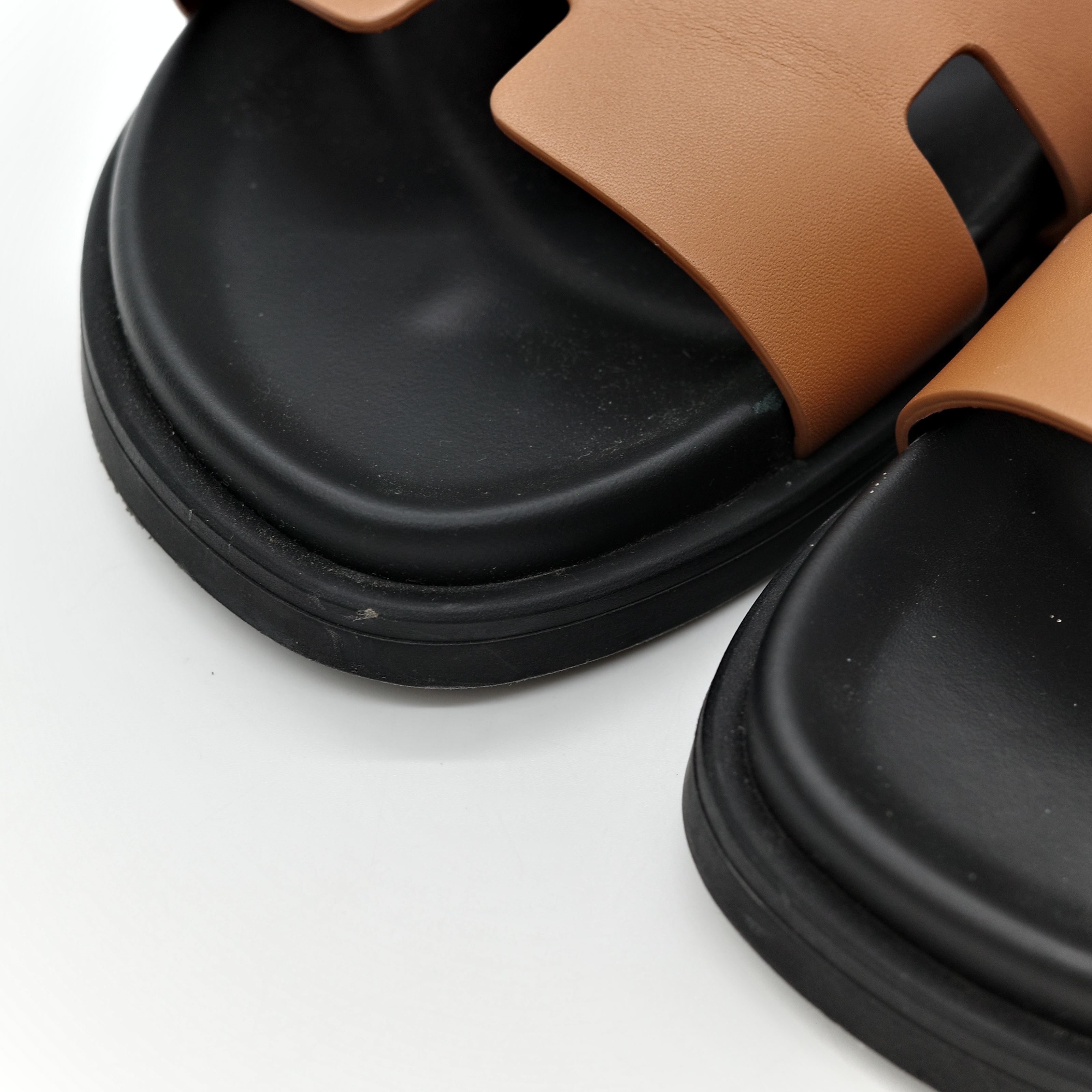 HERMES愛馬仕 Chypre sandal系列棕色 經典H LOGO小牛皮露趾涼鞋/二舅鞋-12