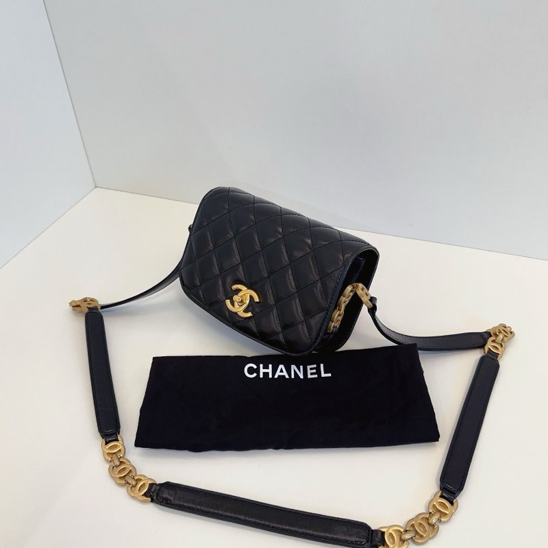 芯片款 香奈兒/Chanel 高級手工坊繫列 黑金 油蠟皮馬鞍包/郵差包-2