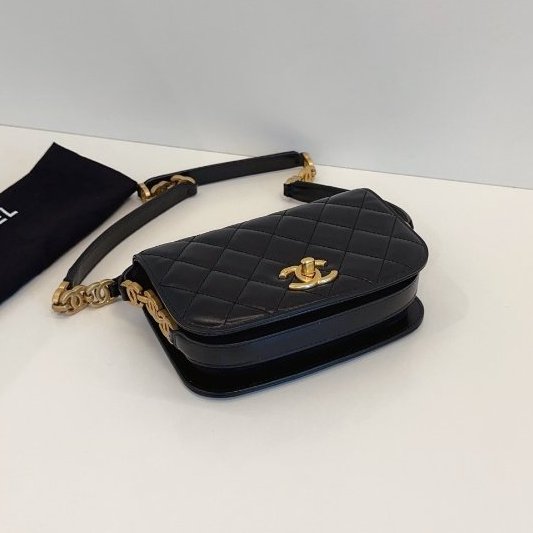 芯片款 香奈兒/Chanel 高級手工坊繫列 黑金 油蠟皮馬鞍包/郵差包-4