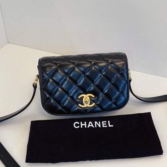 芯片款 香奈兒/Chanel 高級手工坊繫列 黑金 油蠟皮馬鞍包/郵差包-5