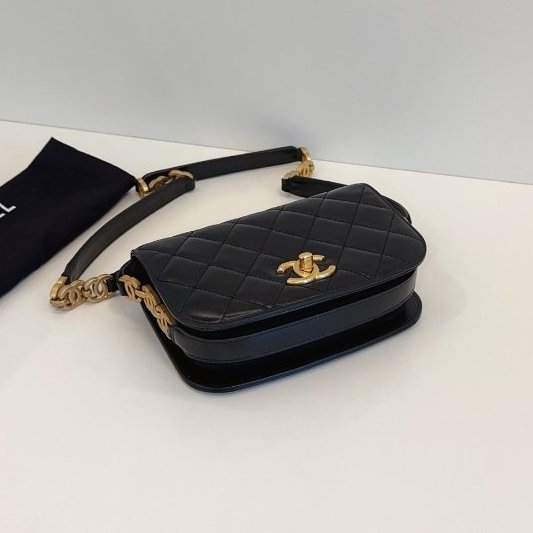 芯片款 香奈兒/Chanel 高級手工坊繫列 黑金 油蠟皮馬鞍包/郵差包-7