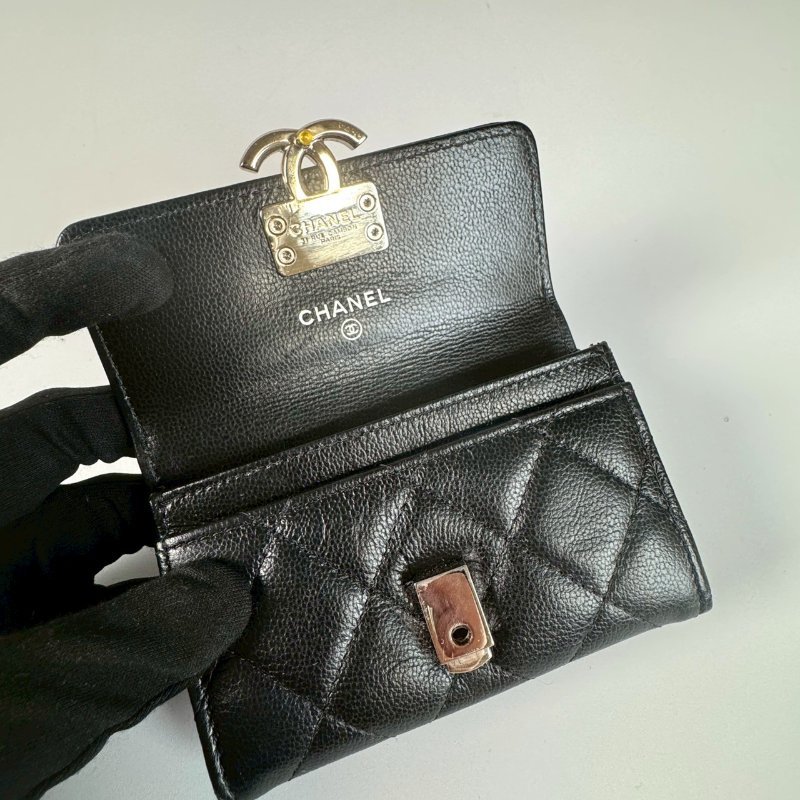 CHANEL 黑色 荔枝 牛皮 古巴系列 按壓式 銀釦 重工雙 C卡片夾 名片夾 零錢包-4