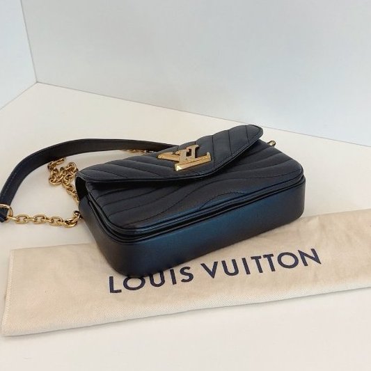 近新品 路易威登/Louis Vuitton 黑金小號New Wave Chain 純芯片鏈條款屁桃包-7