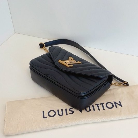 近新品 路易威登/Louis Vuitton 黑金小號New Wave Chain 純芯片鏈條款屁桃包-8