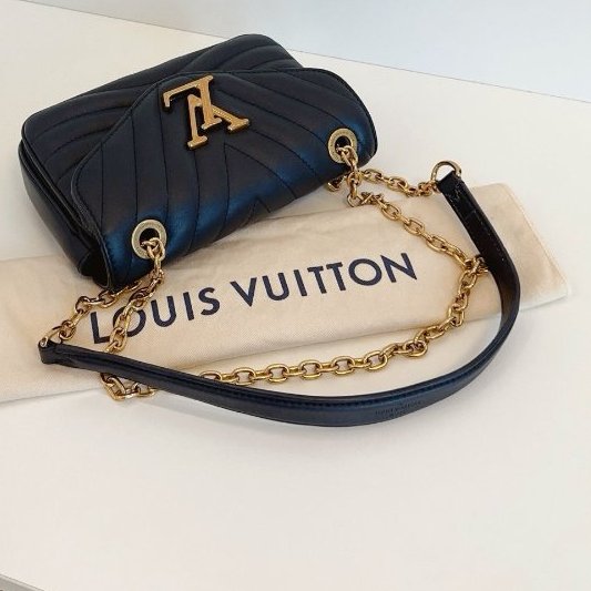 近新品 路易威登/Louis Vuitton 黑金小號New Wave Chain 純芯片鏈條款屁桃包-10
