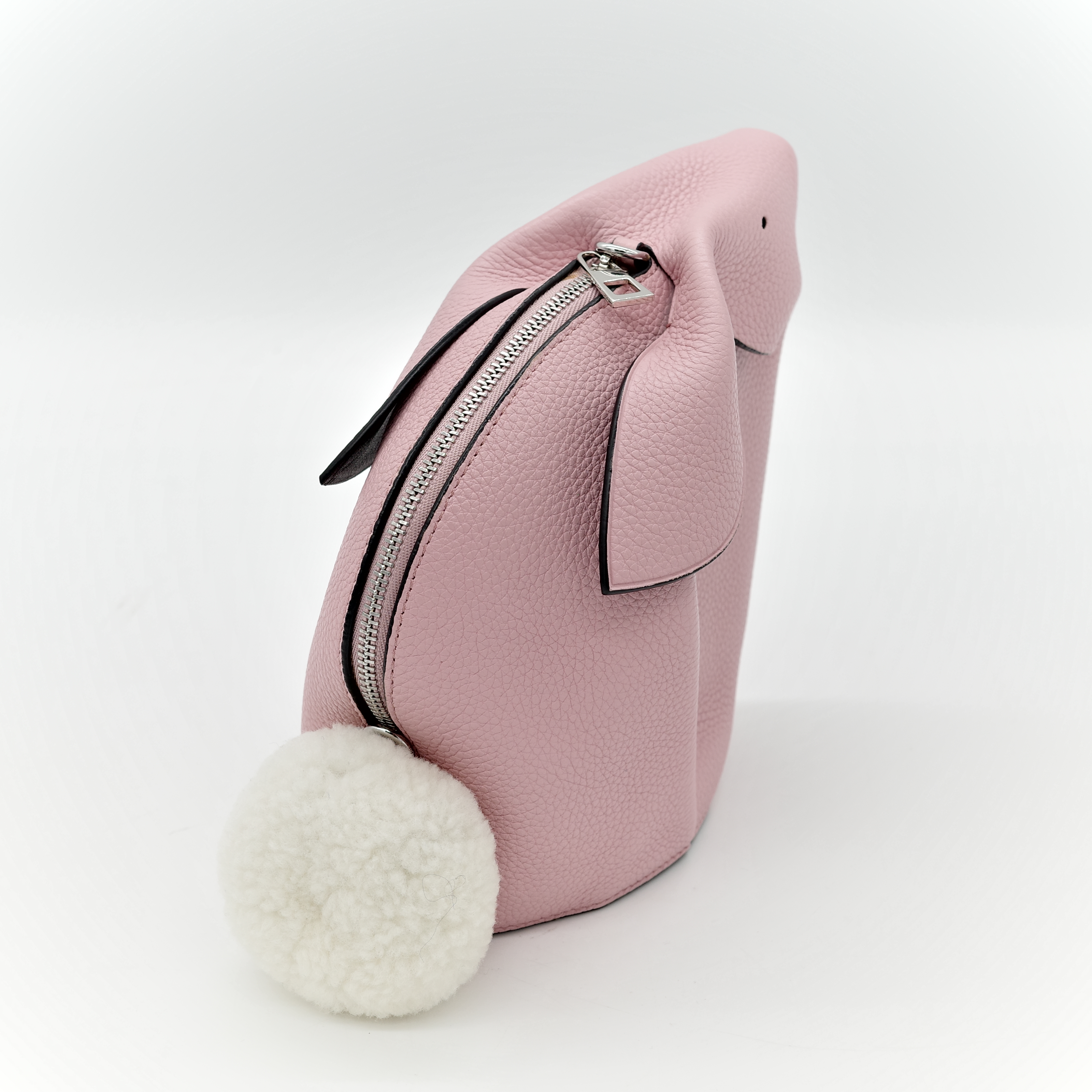 LOEWE 羅意威 粉紅色 兔兔包 斜背包-5