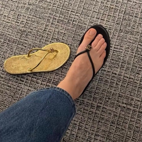 💖Chanel 26S 人字夾腳 拖鞋 涼鞋💖 全新全配 黑色