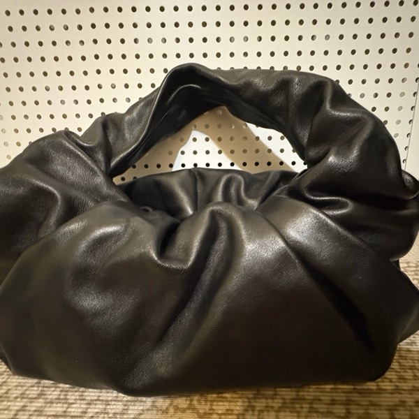 BV 雲朵包 牛角包 腋下包 磁吸-1