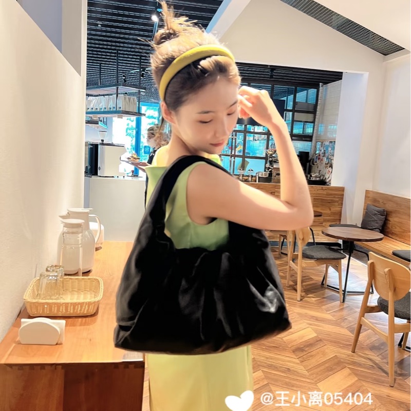 BV 雲朵包 牛角包 腋下包 磁吸-16