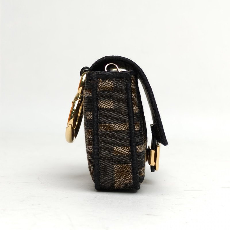 FENDI Baguette法棍包Nano老花PVC肩背包-1