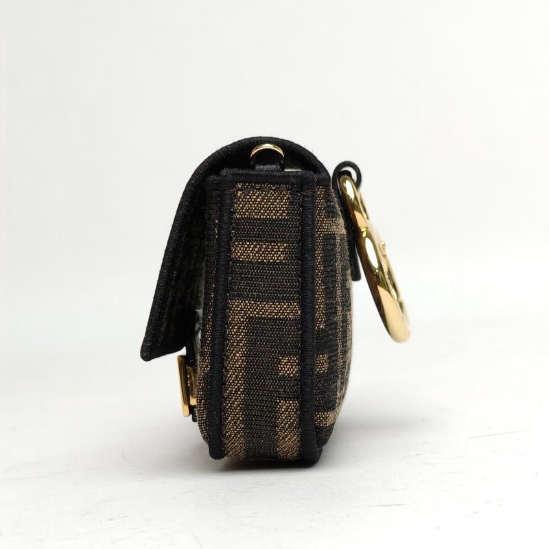 FENDI Baguette法棍包Nano老花PVC肩背包-3