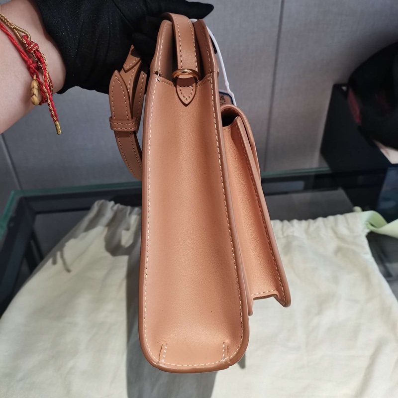 博柏利/Burberry  牛皮pocket口袋包 尺寸：26*23*5。配塵袋-2