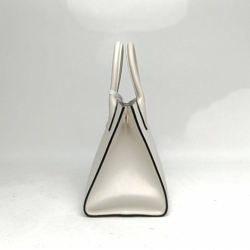 PRADA Monochrome系列手提白色牛皮白扣肩背包-1