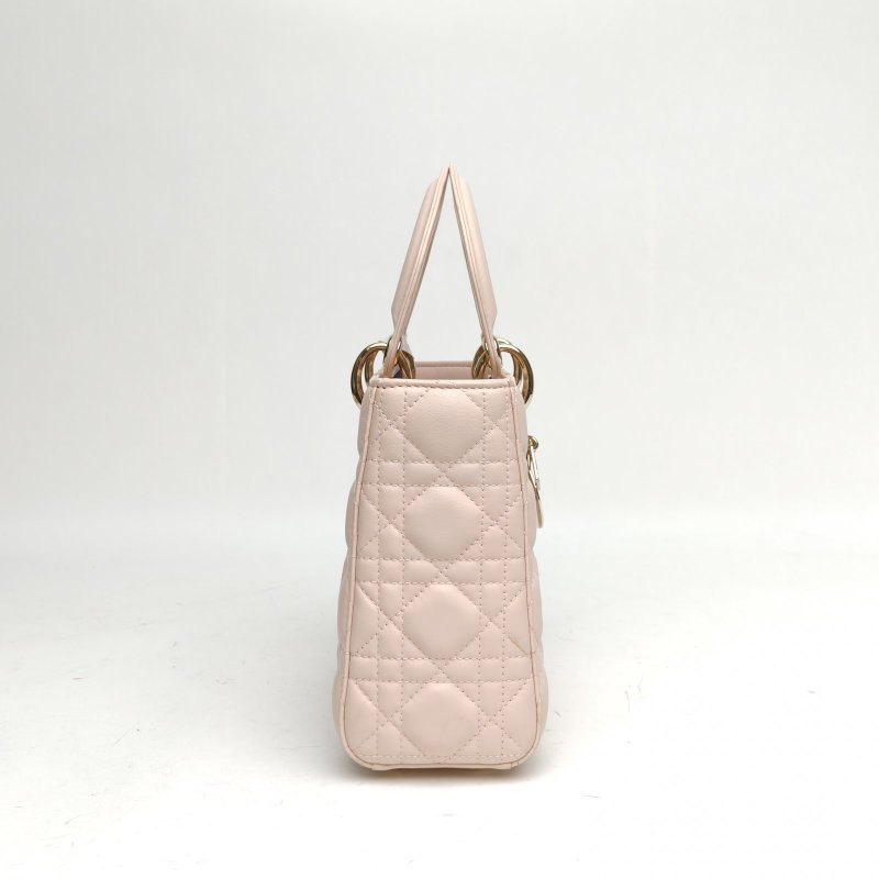 DIOR Lady戴妃包四格徽章肩帶粉色羊皮金扣肩背包-3