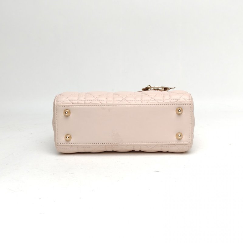 DIOR Lady戴妃包四格徽章肩帶粉色羊皮金扣肩背包-4