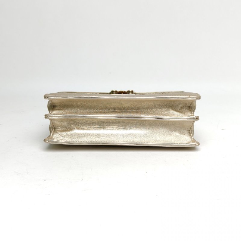 MIU MIU 金色羊皮金扣Confidential褶皺鏈條包肩背包-4