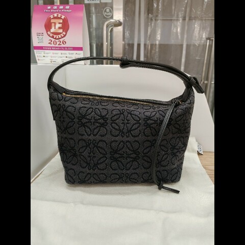 Loewe small Cubi 飯盒包