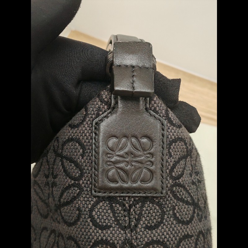 Loewe small Cubi 飯盒包-11