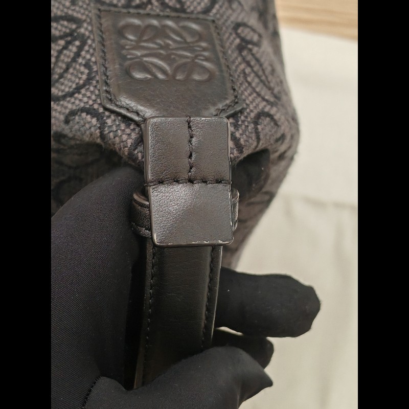 Loewe small Cubi 飯盒包-13