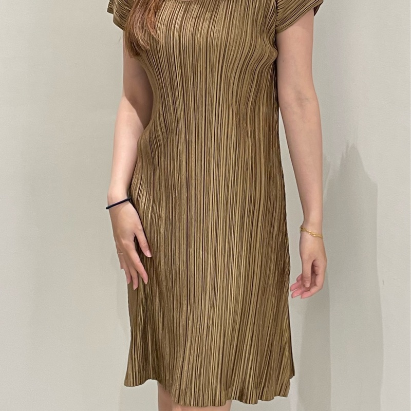 ▪️富貴選物FUGUEI▪️PP  三宅一生 金色緞面光澤 包袖洋裝-1