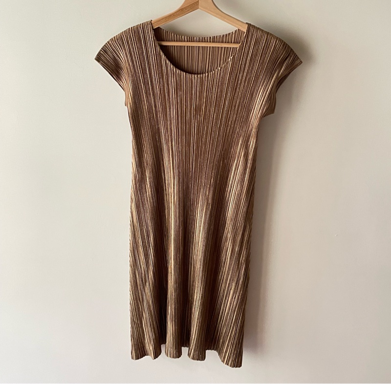 ▪️富貴選物FUGUEI▪️PP  三宅一生 金色緞面光澤 包袖洋裝-4