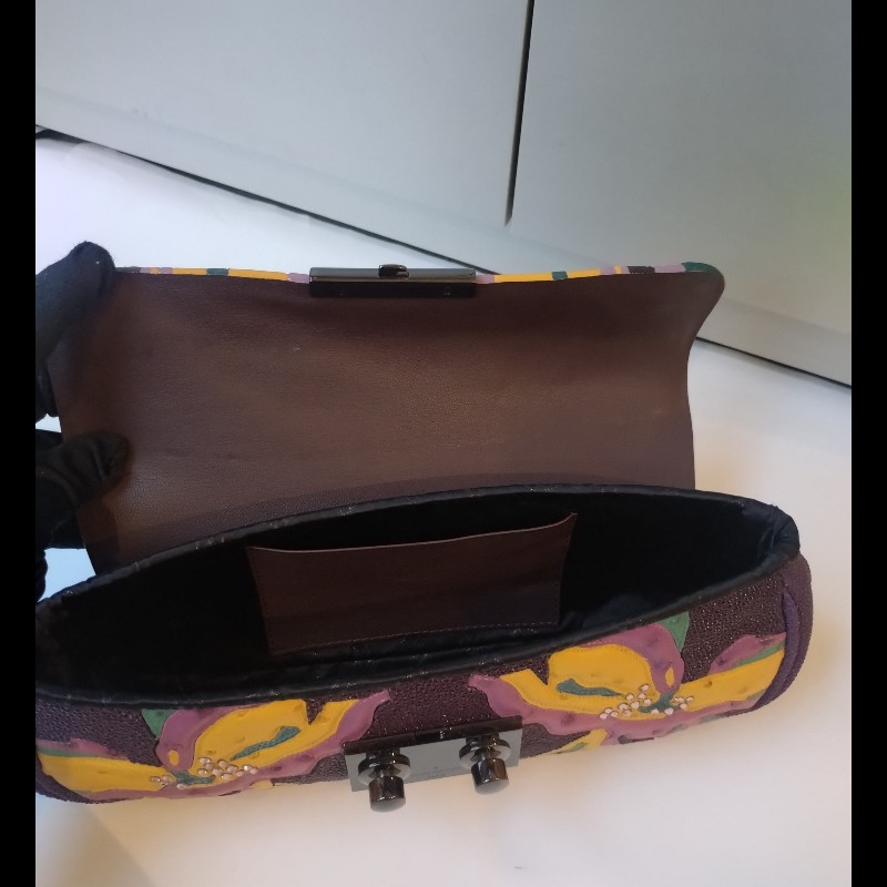 LV 紫色拼接皮革黑釦手拿包-14