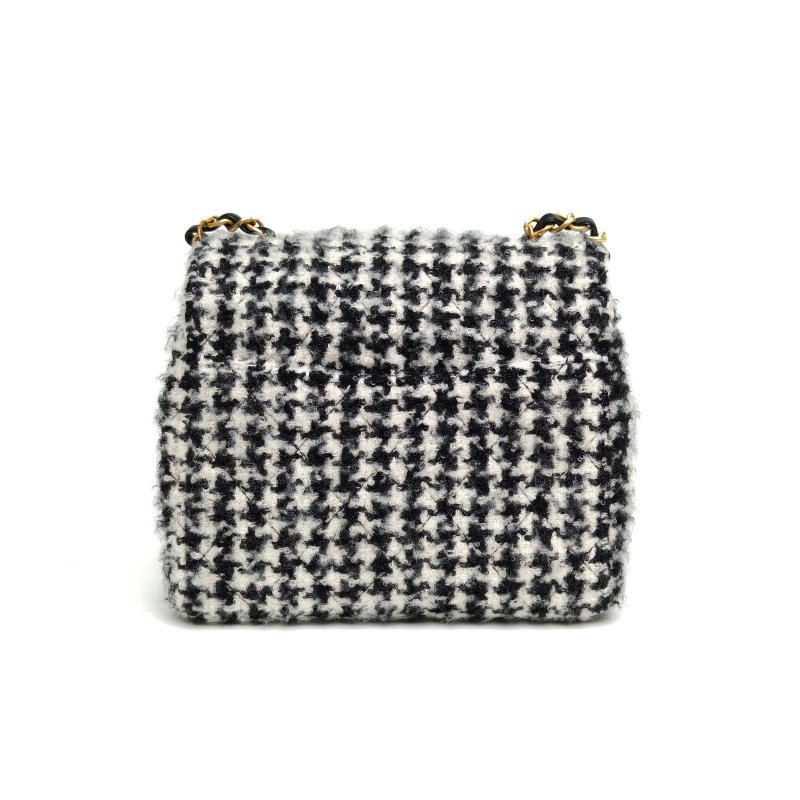 CHANEL 黑白千鳥格毛呢晶片開金扣方胖子千鳥格肩背包-2