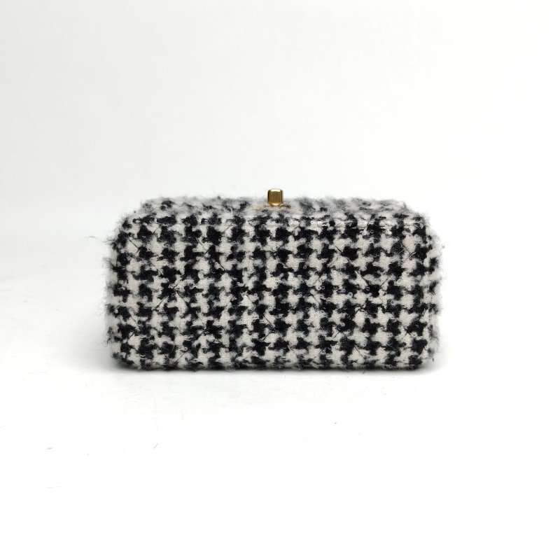 CHANEL 黑白千鳥格毛呢晶片開金扣方胖子千鳥格肩背包-4